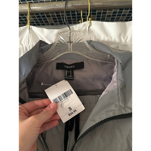 FOREVER 21 SILVER REFLECTIVE ACTIVE SHORTS AND JACKET SET - Picture 12 of 12